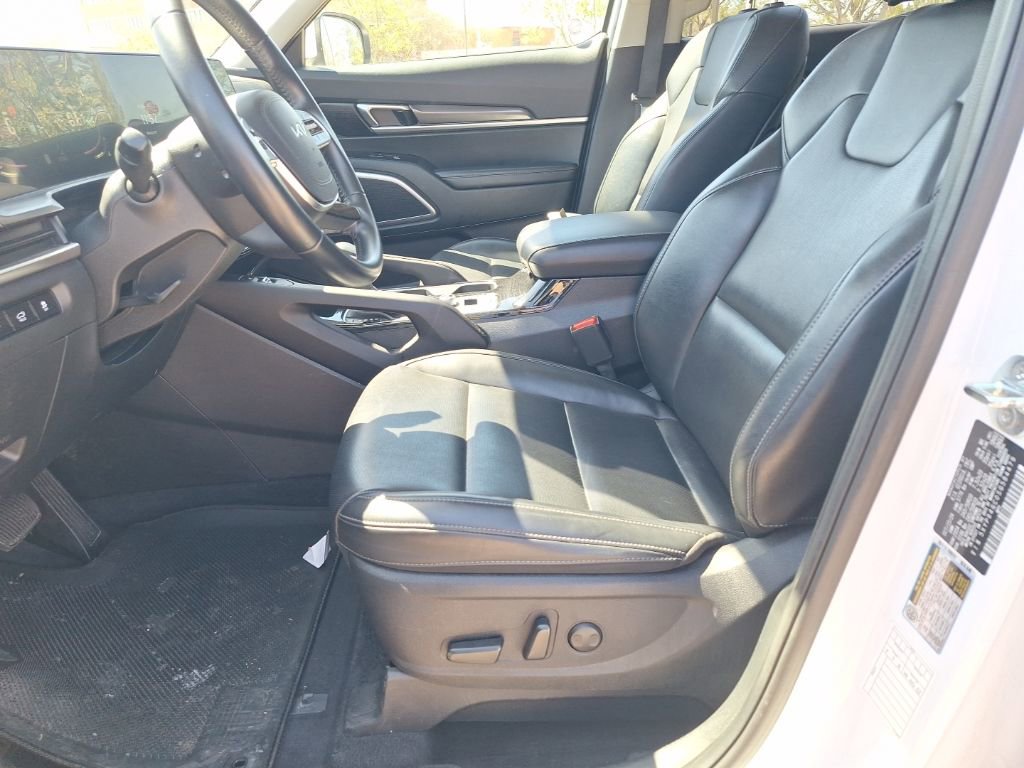 Used 2025 Kia Telluride S image 18