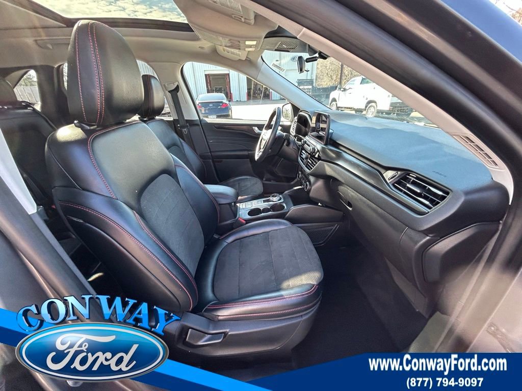 Used 2022 Ford Escape SEL w/ SEL Stealth AWD Package image 25