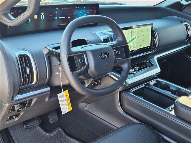 New 2026 Ford Expedition Platinum w/ Stealth Appearance Package AWD/4WD image 3