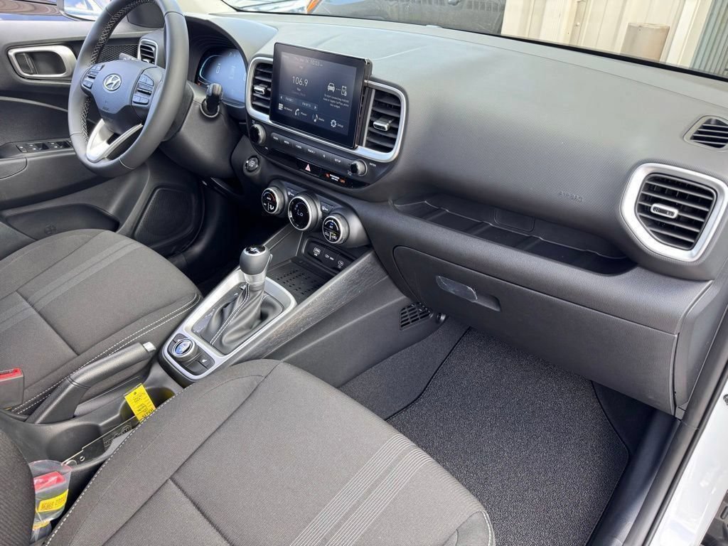 New 2026 Hyundai Venue SEL FWD image 17