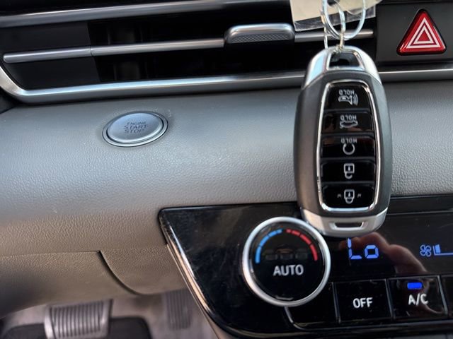 Used 2023 Hyundai Elantra SEL w/ Cargo Package image 40