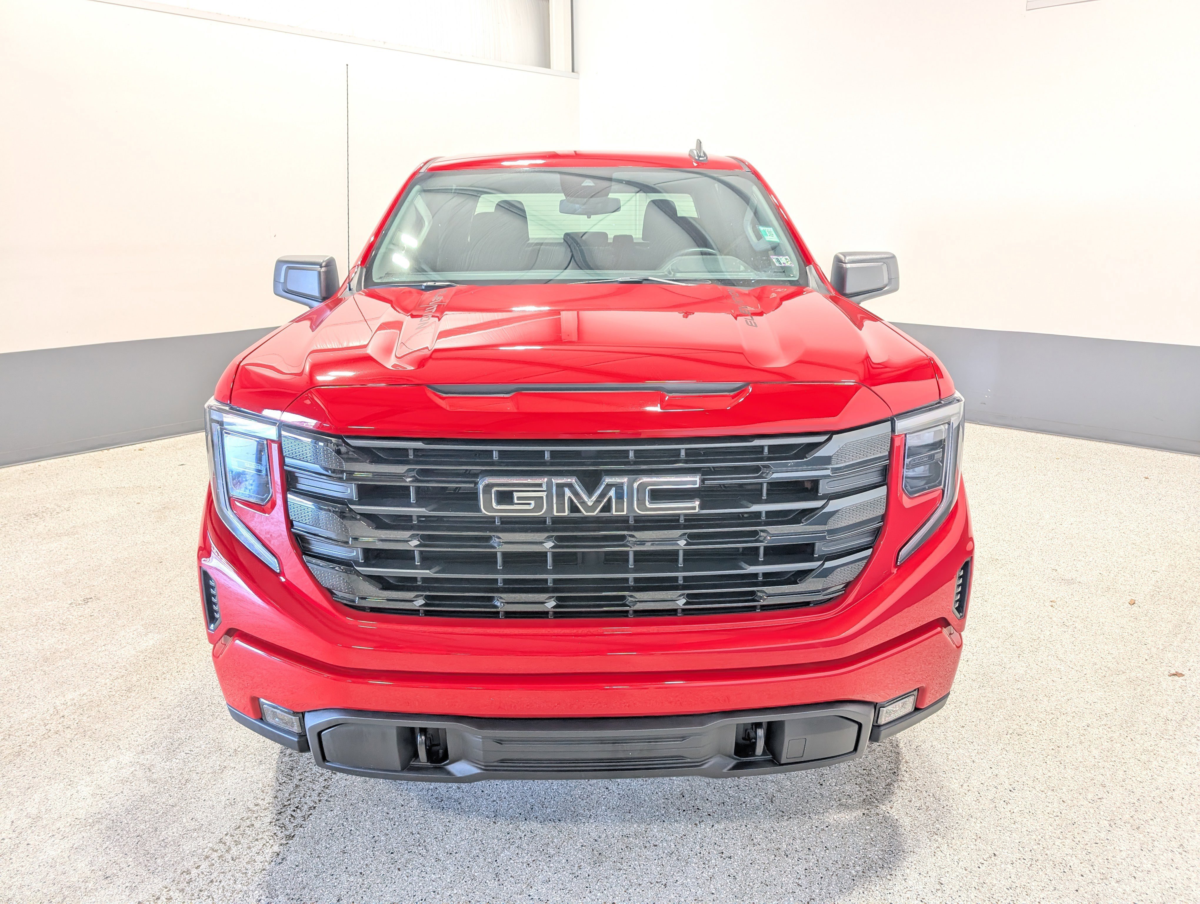 Used 2025 GMC Sierra 1500 Elevation w/ LPO, Elevation Black Package image 8