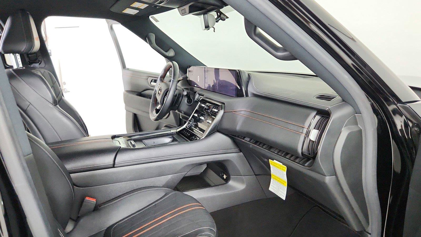 Certified 2025 Nissan Armada PRO-4X AWD/4WD image 31