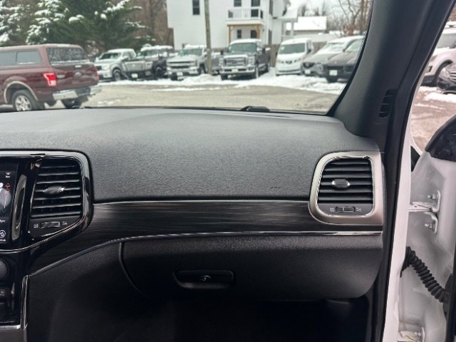 Used 2020 Jeep Grand Cherokee Limited image 40