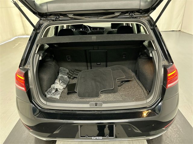 Used 2018 Volkswagen Golf S image 4