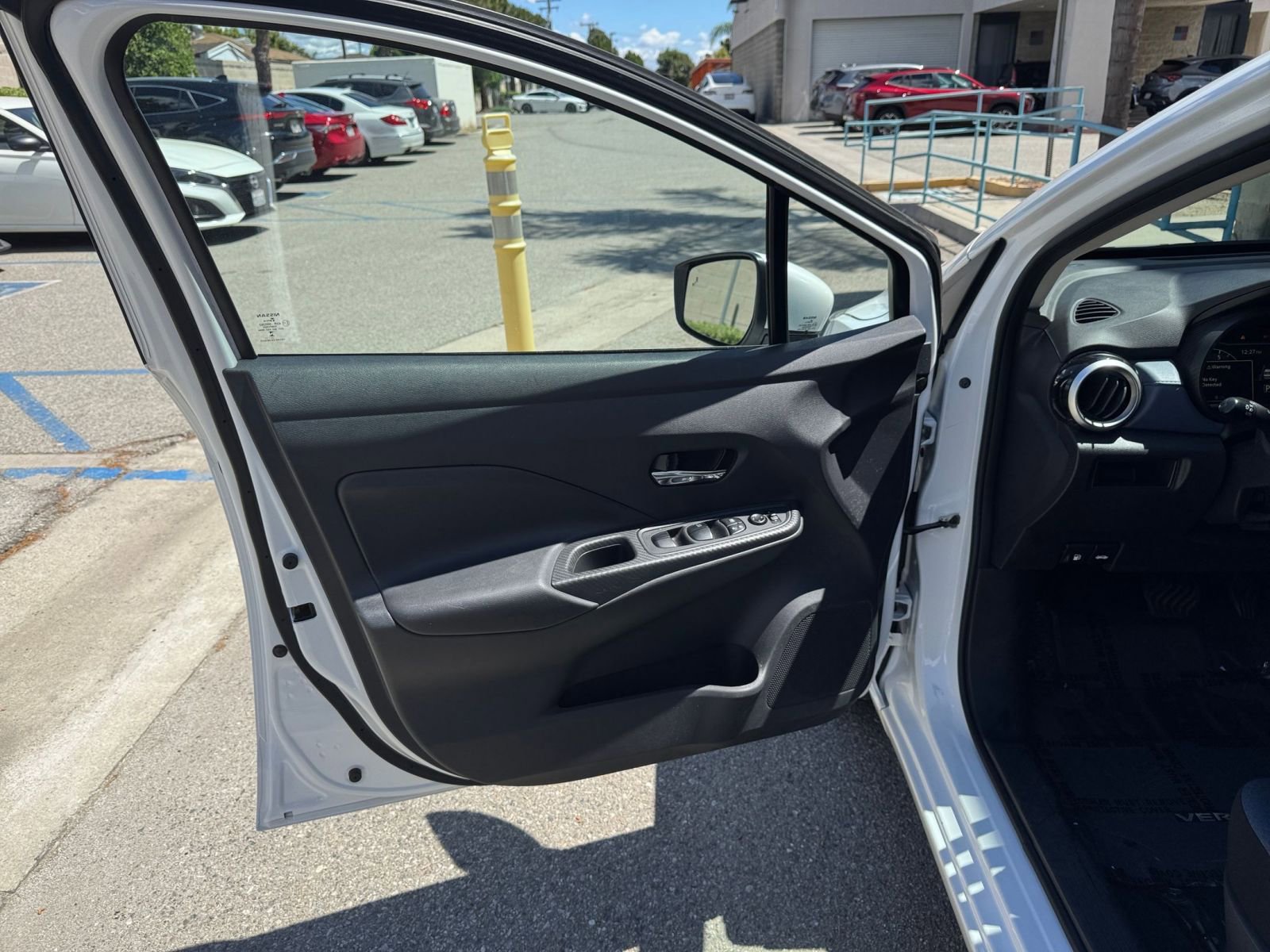 Used 2025 Nissan Versa SV image 18