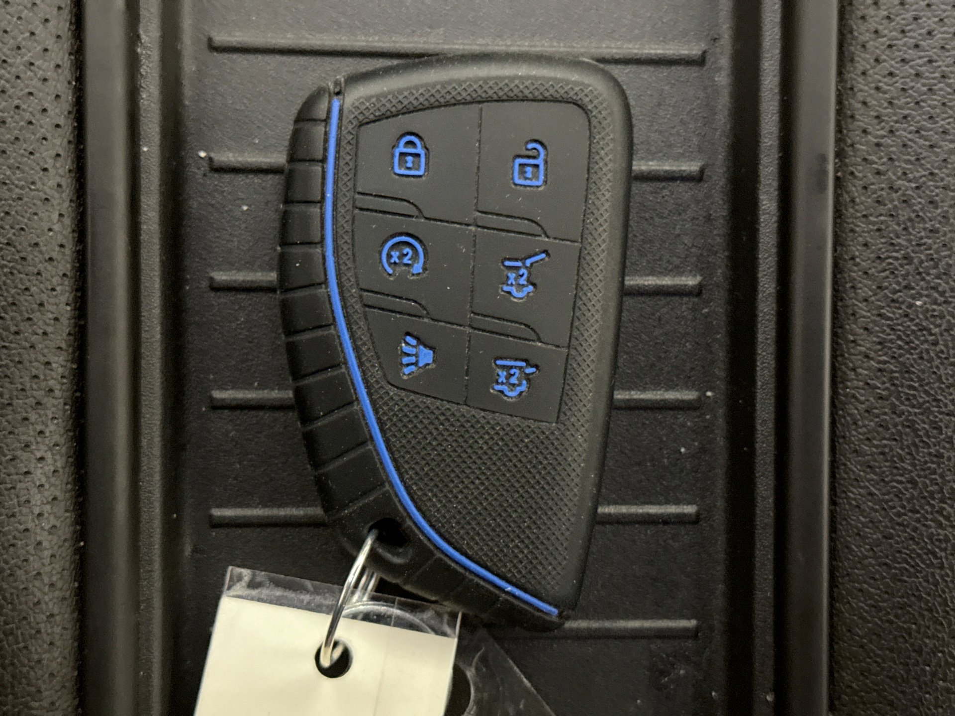 Used 2023 GMC Yukon XL SLT w/ SLT Luxury Package image 10