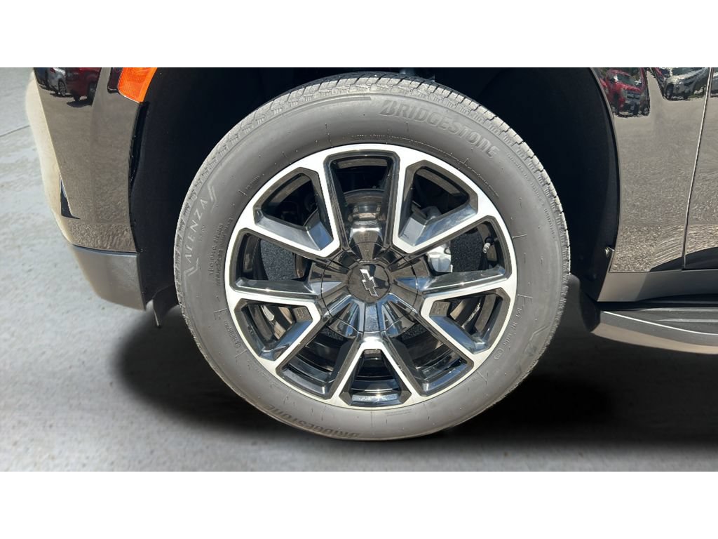 Certified 2024 Chevrolet Suburban RST w/ Luxury Package AWD/4WD image 35