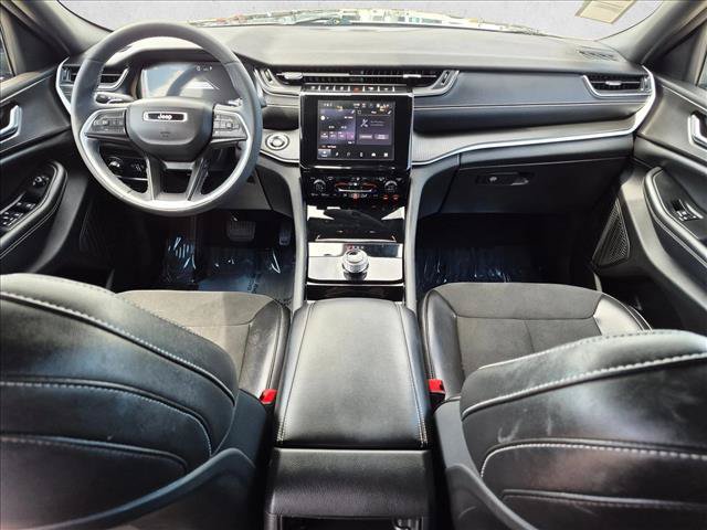 Used 2023 Jeep Grand Cherokee Altitude AWD/4WD image 19