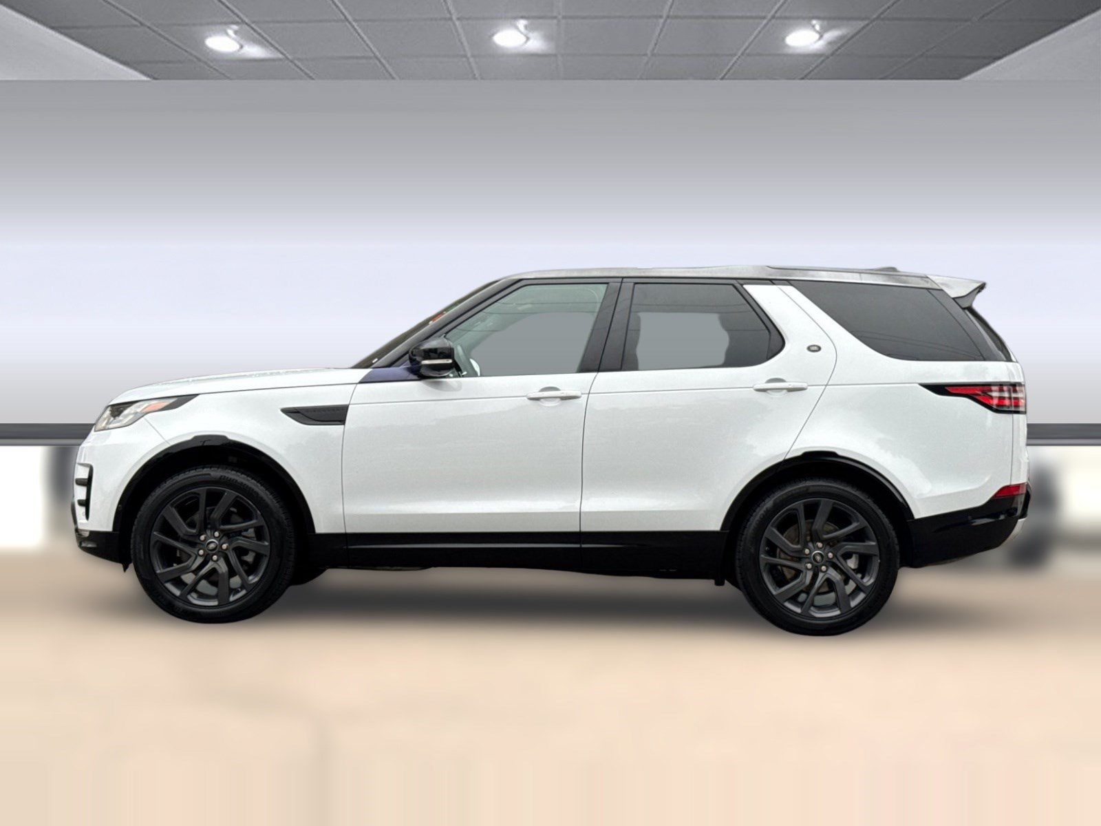 Used 2017 Land Rover Discovery HSE Luxury AWD/4WD image 2