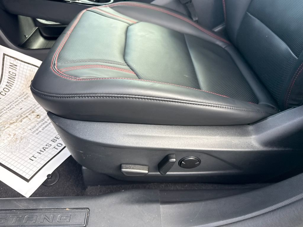 Used 2025 Ford Mustang Mach-E Premium w/ Sport Appearance Package image 33