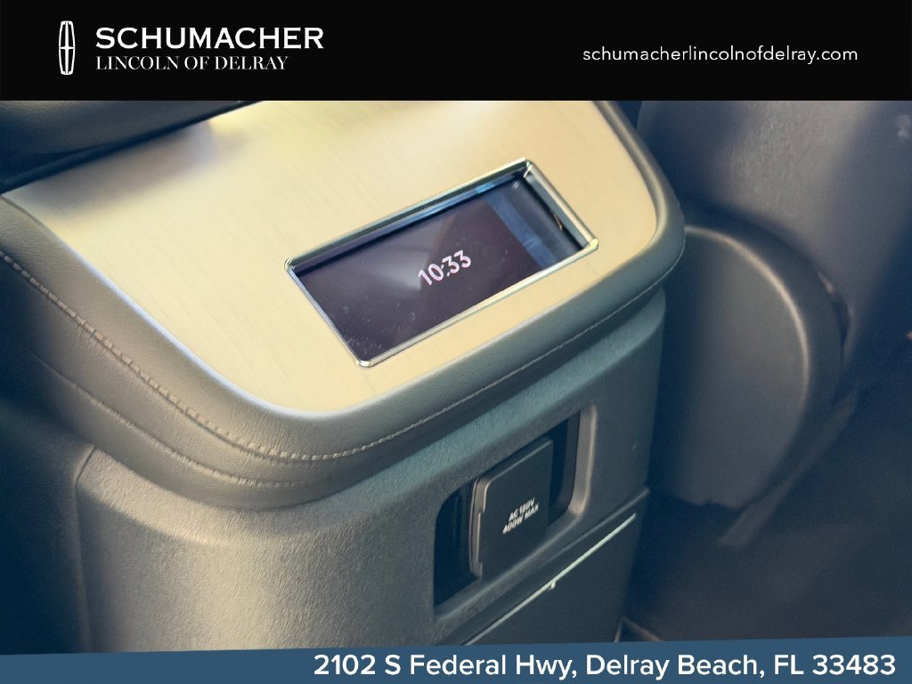 New 2026 Lincoln Navigator Reserve w/ Jet Appearance Package AWD/4WD image 13