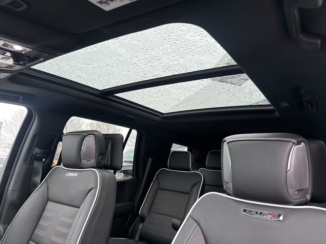 New 2026 GMC Yukon AT4 Ultimate w/ LPO, Floor Liner Package image 29
