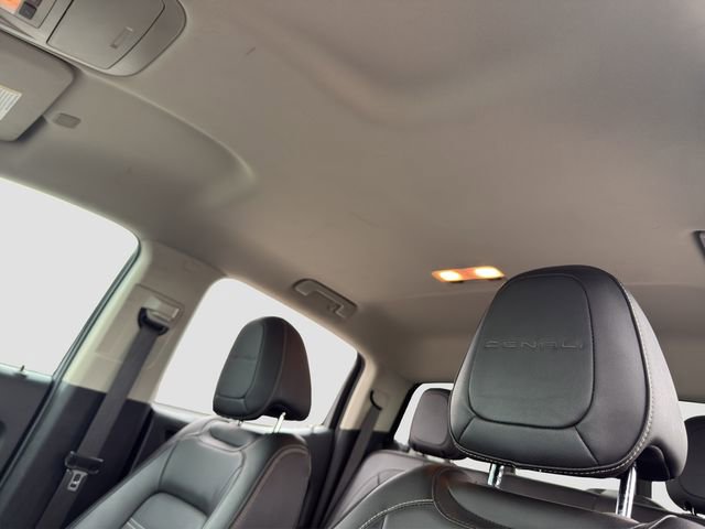 Used 2022 GMC Canyon Denali image 30