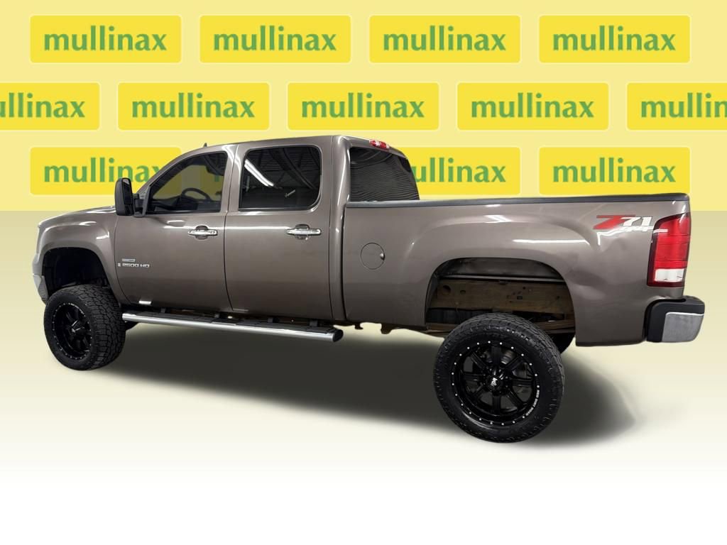 Used 2008 GMC Sierra 2500 SLT w/ Z71 Off-Road Package image 9