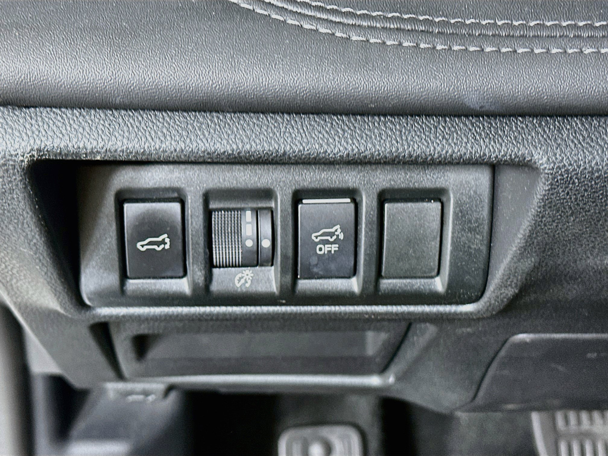 Used 2023 Subaru Outback Limited AWD/4WD image 17