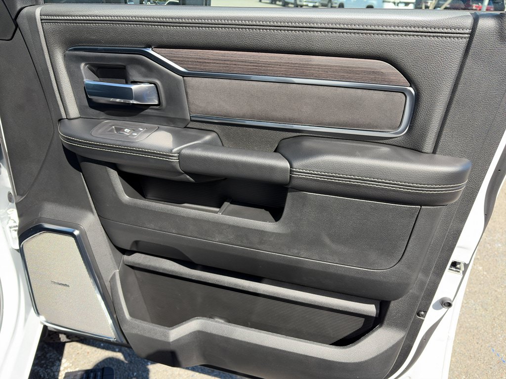 New 2026 RAM 3500 Laramie AWD/4WD image 26
