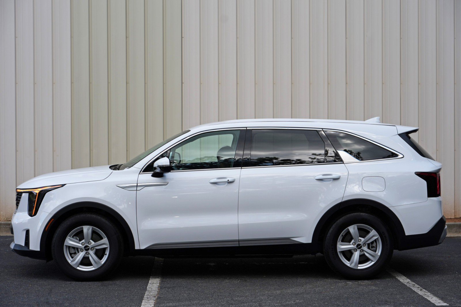 Used 2024 Kia Sorento LX FWD image 42