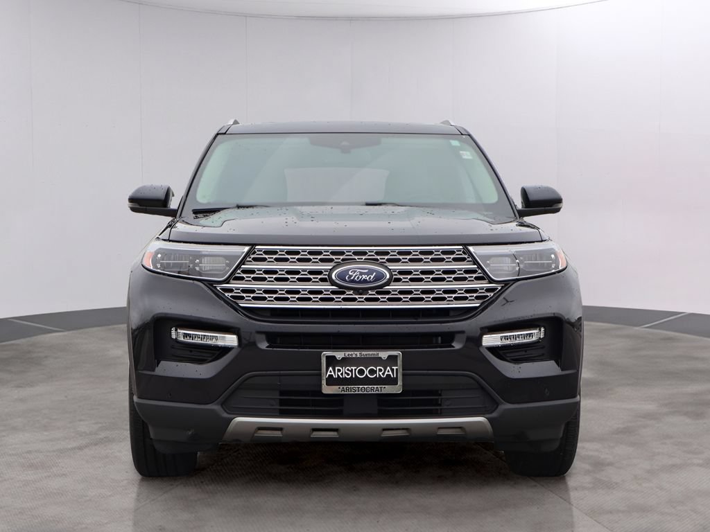 Used 2022 Ford Explorer Limited w/ Equipment Group 301A AWD/4WD image 2