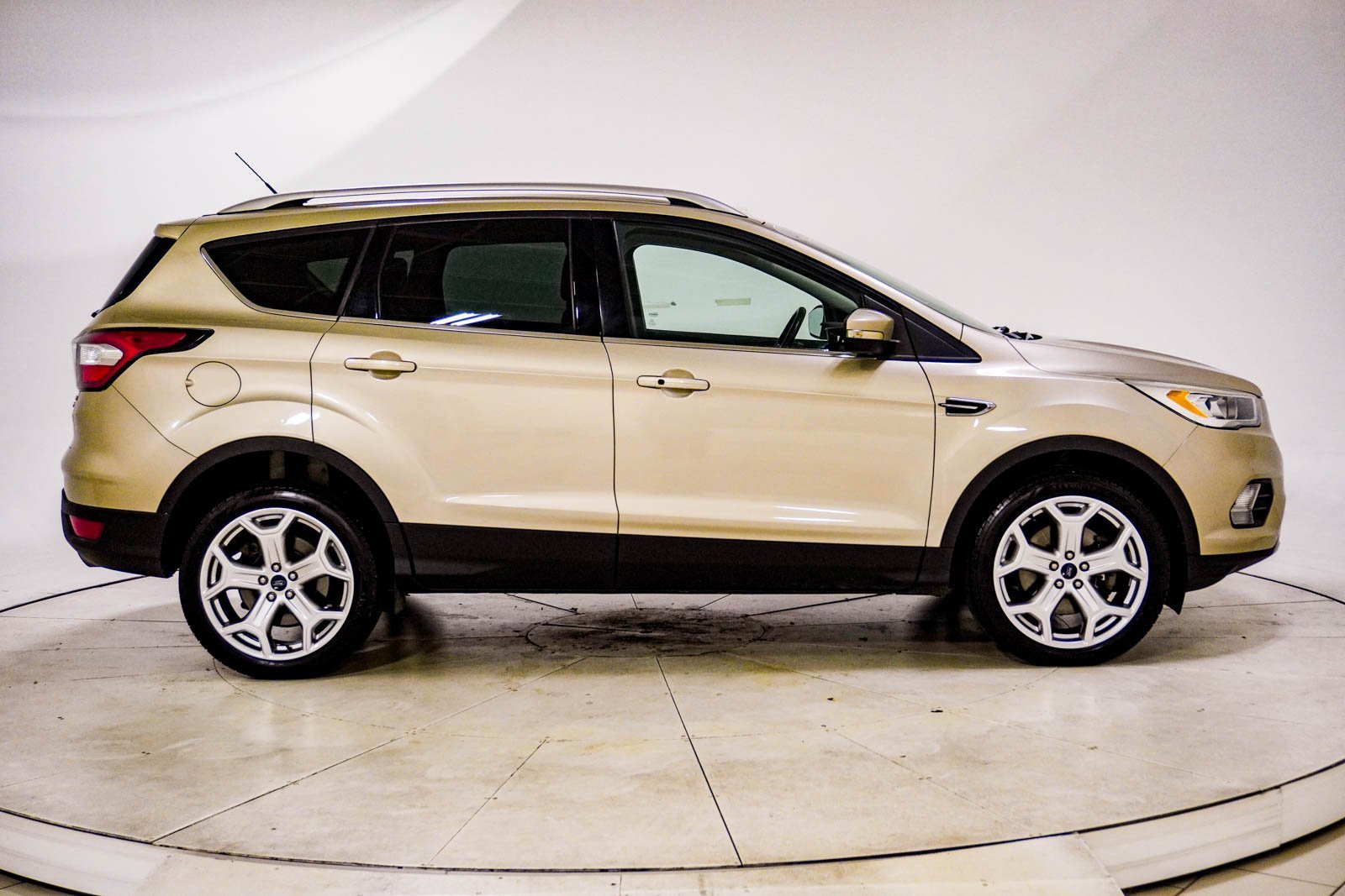 Used 2017 Ford Escape Titanium image 12