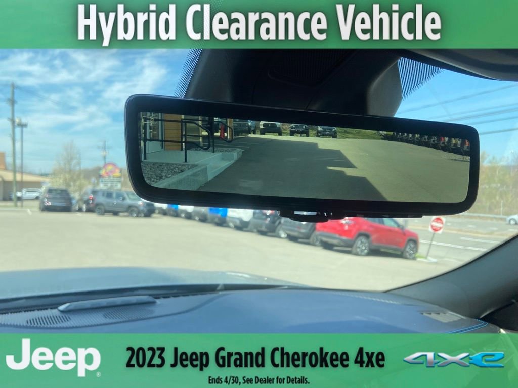 New 2023 Jeep Grand Cherokee Trailhawk w/ Advanced Protech Group II image 38
