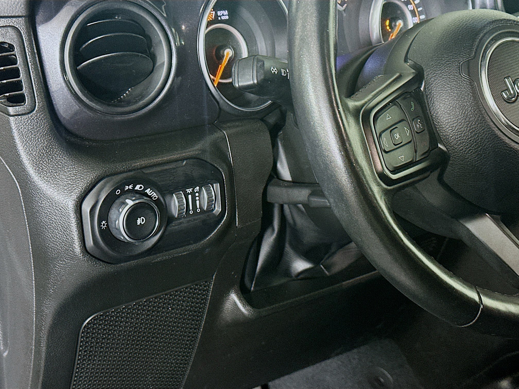 Used 2022 Jeep Wrangler Unlimited Sport AWD/4WD image 16