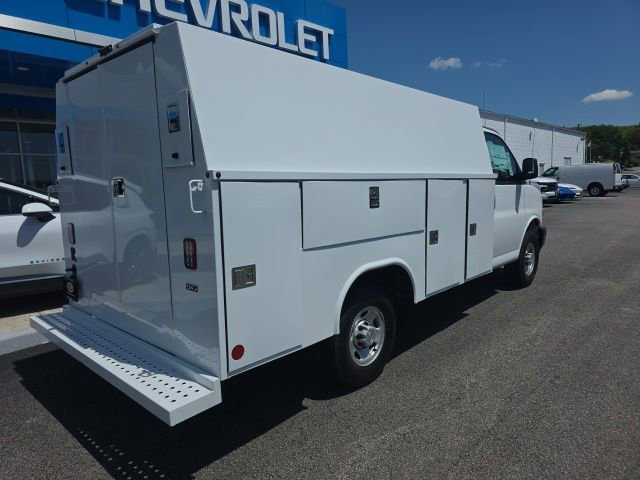New 2025 Chevrolet Express 3500 w/ Power Convenience Package RWD image 4