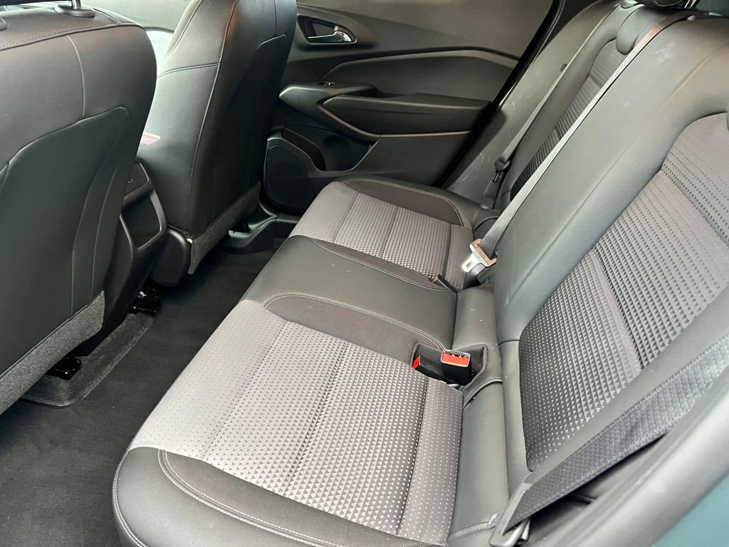 Used 2025 Chevrolet Trax LT image 11
