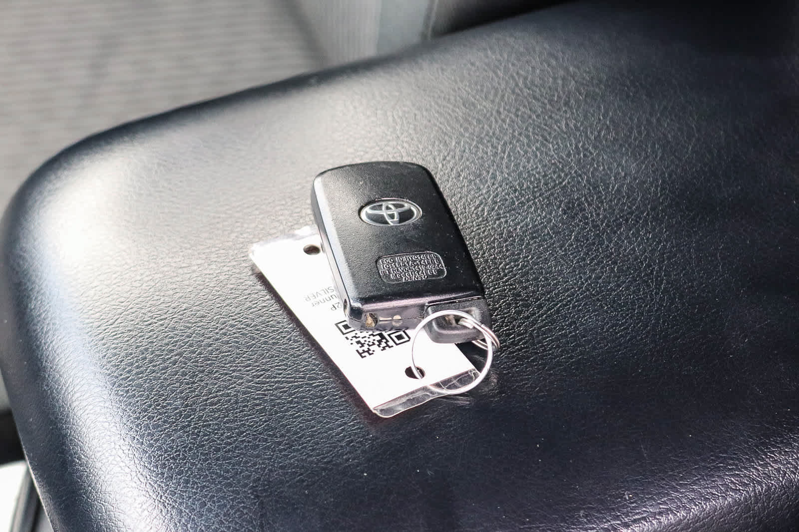 Used 2021 Toyota 4Runner SR5 AWD/4WD image 28