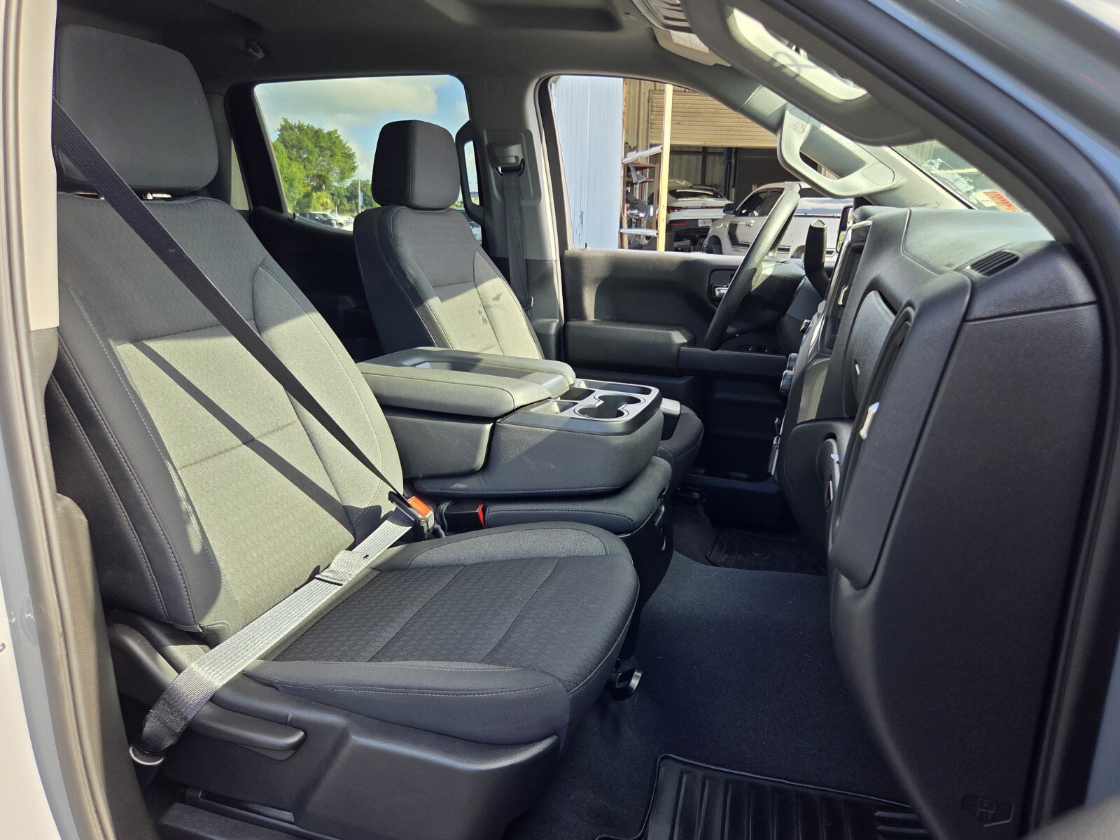 Used 2025 Chevrolet Silverado 1500 Custom Trail Boss w/ Dark Appearance Package AWD/4WD image 18
