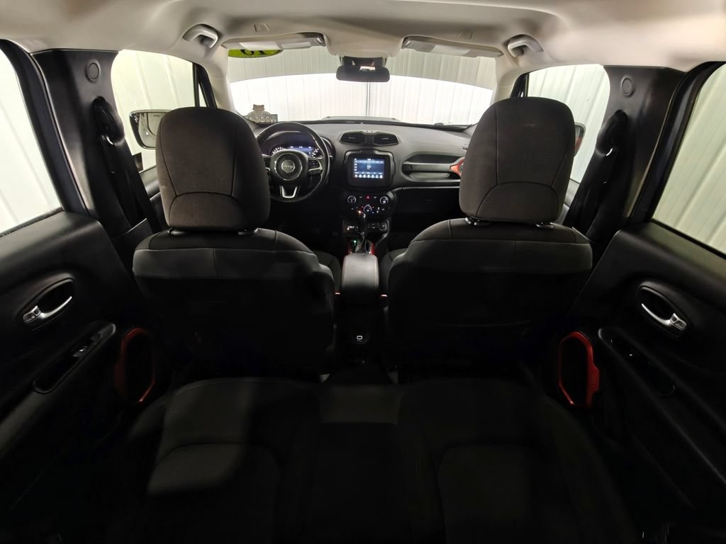 Used 2018 Jeep Renegade Trailhawk w/ Cold Weather Group II AWD/4WD image 25