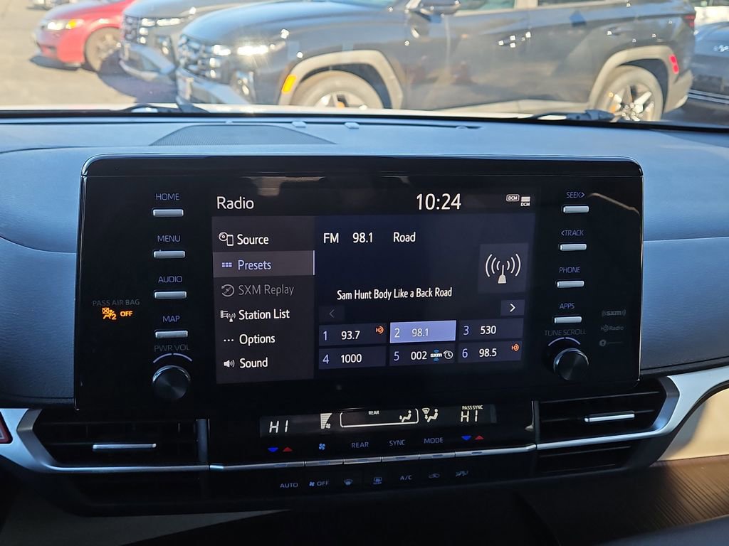 Used 2024 Toyota Sienna LE image 23