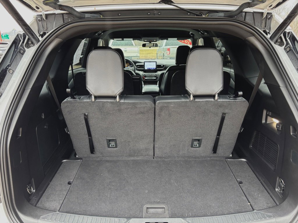 Used 2020 Ford Explorer XLT w/ Equipment Group 202A image 9