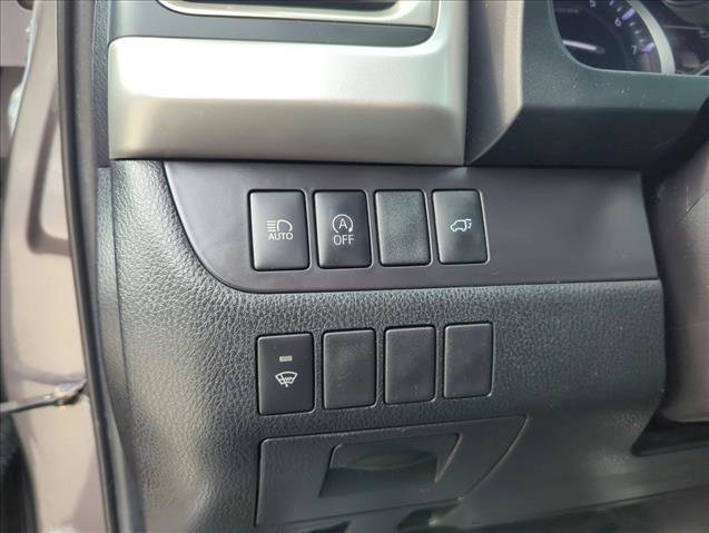 Certified 2019 Toyota Highlander SE FWD image 16