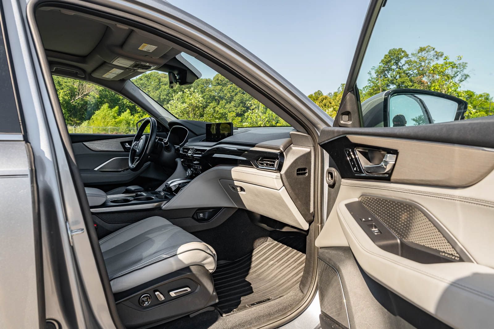 Used 2023 Acura MDX SH-AWD w/ Advance Package image 11