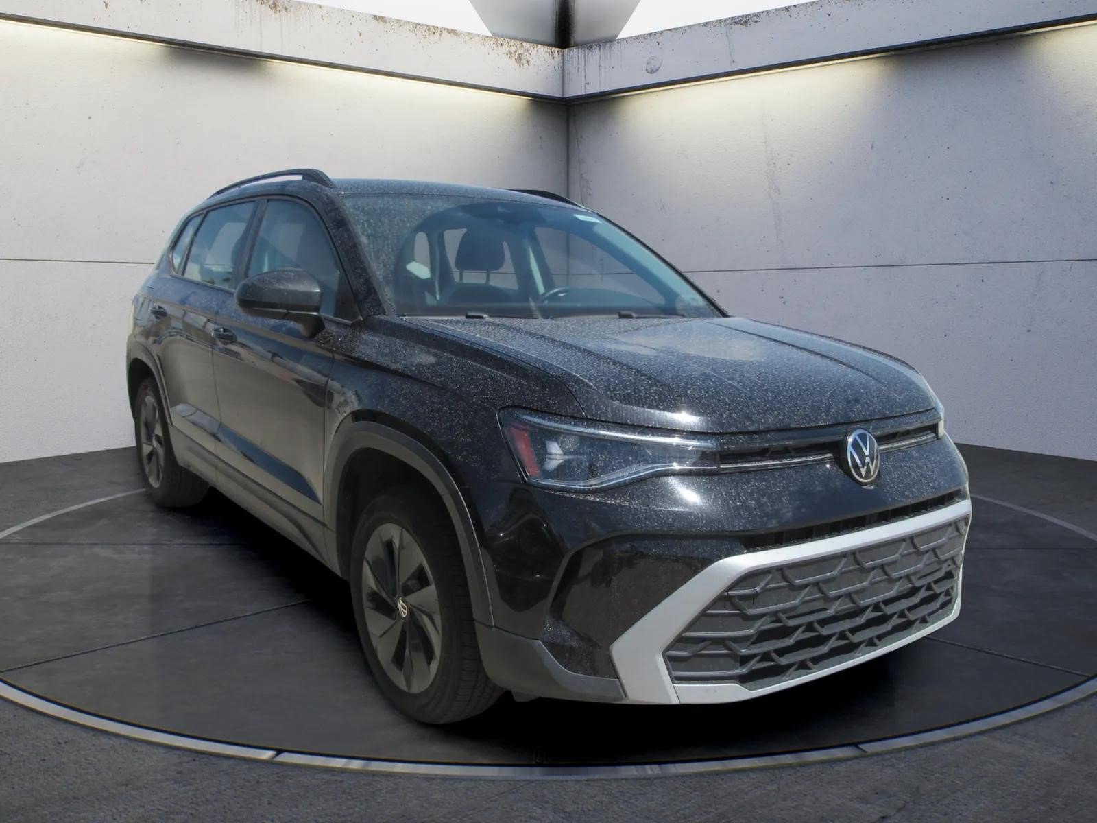 Used 2025 Volkswagen Taos S FWD image 2