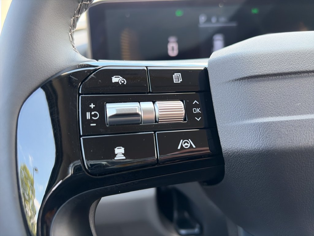New 2027 Kia Carnival FWD image 13
