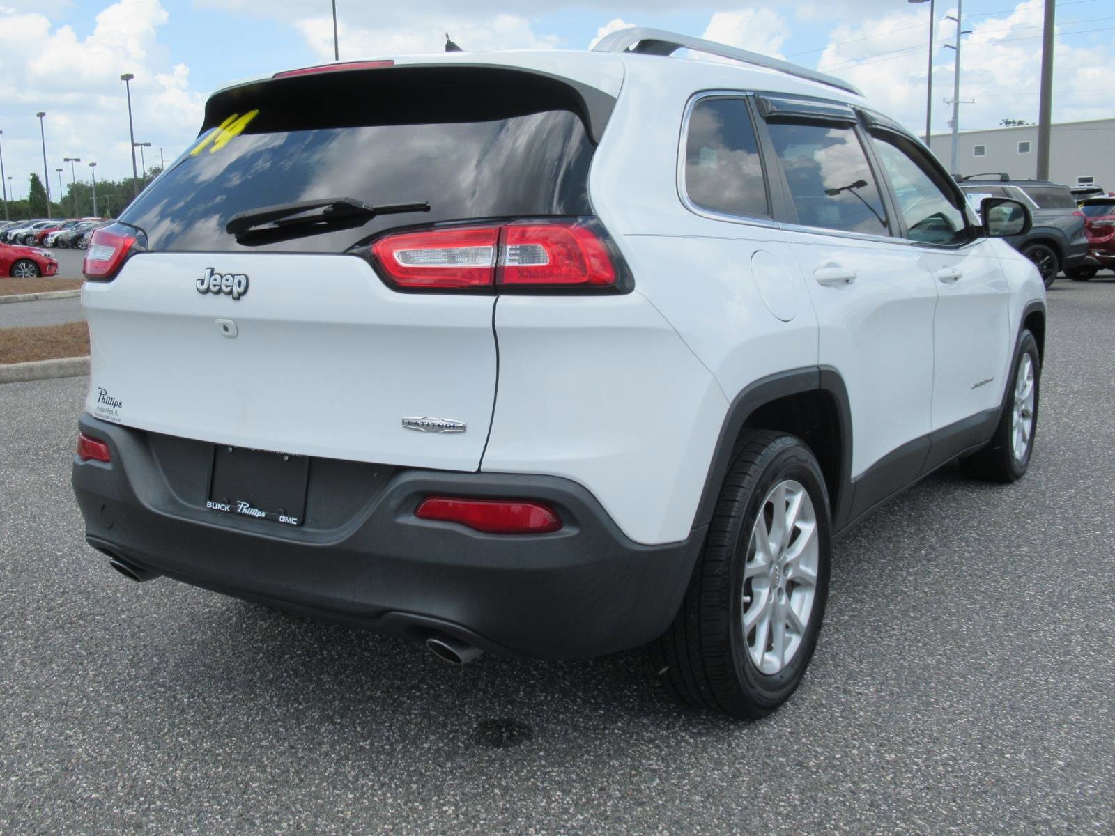 Used 2014 Jeep Cherokee Latitude w/ Comfort/Convenience Group FWD image 7