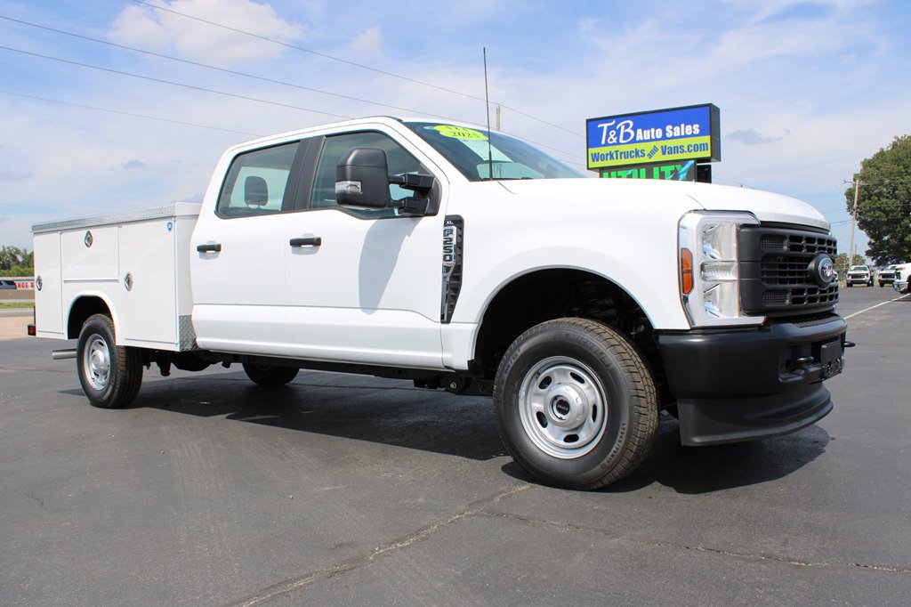 Used 2025 Ford F250 XL image 3