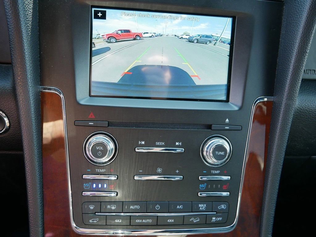 Used 2016 Lincoln Navigator Select AWD/4WD image 26