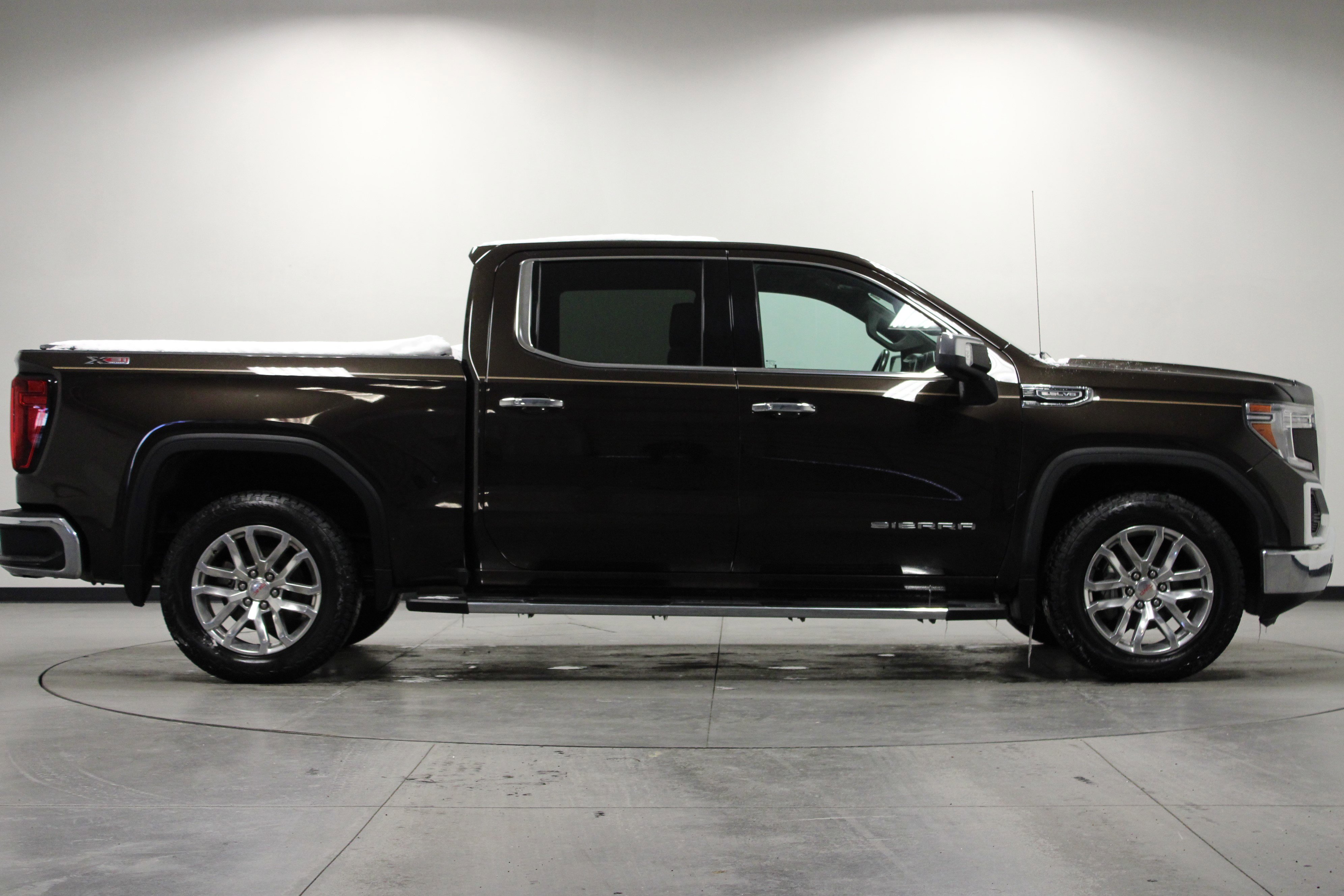 Used 2020 GMC Sierra 1500 SLT w/ SLT Premium Plus Package image 3