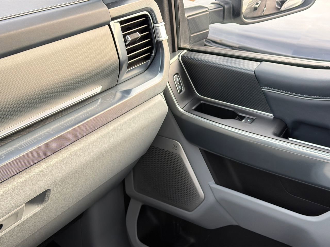 Used 2024 Ford F250 Limited w/ FX4 Off-Road Package image 37