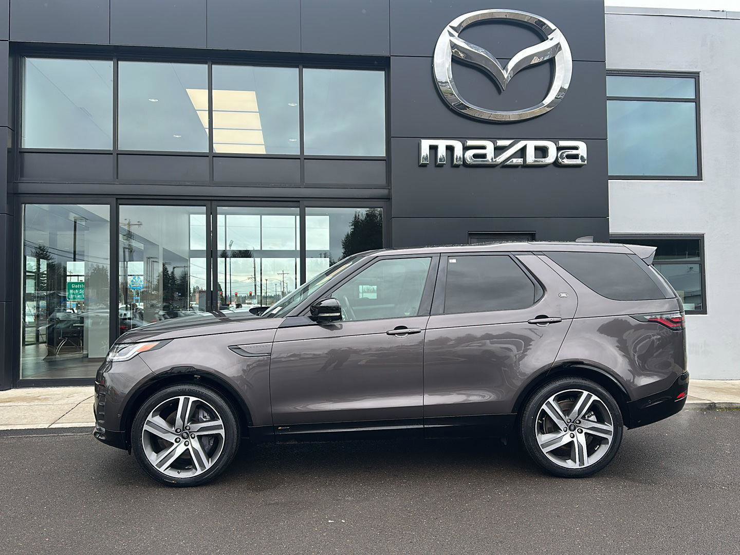 Used 2021 Land Rover Discovery HSE R-Dynamic image 1