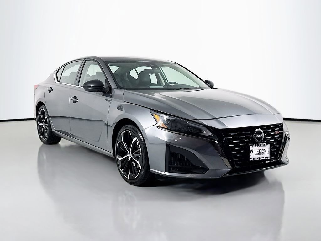 Used 2023 Nissan Altima 2.5 SR image 3