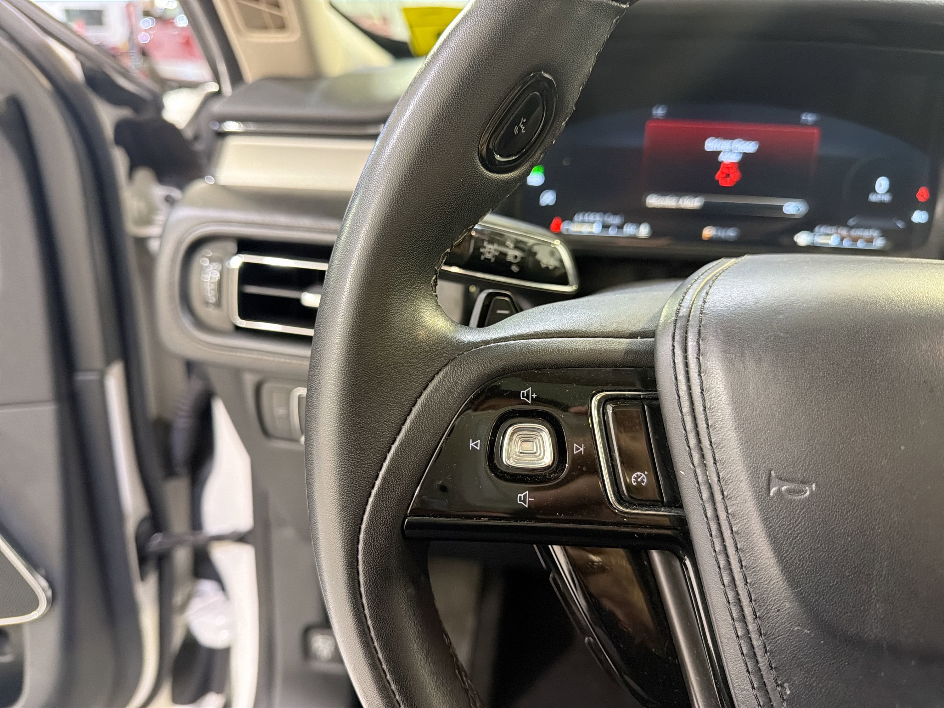 Used 2022 Lincoln Aviator AWD w/ Premium Package image 14