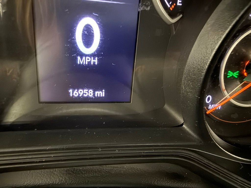 Used 2024 Jeep Gladiator Sport image 20