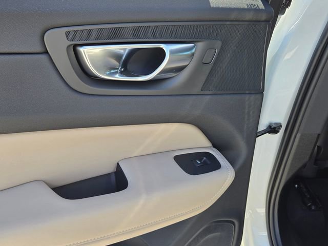 New 2026 Volvo XC60 B5 Plus w/ Protection Package Premier AWD/4WD image 15