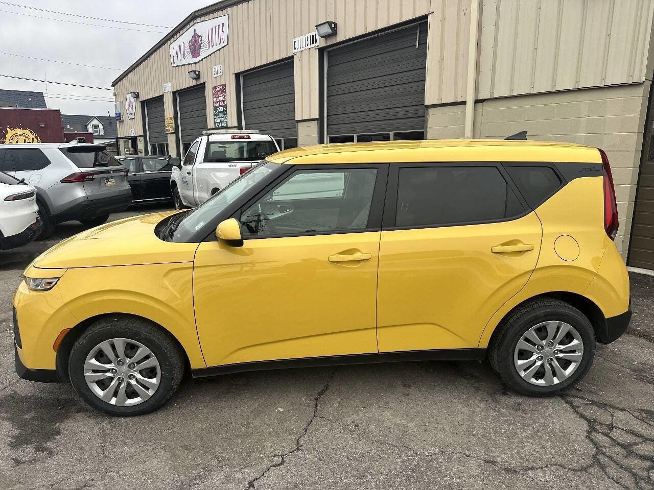 Used 2020 Kia Soul LX FWD image 9