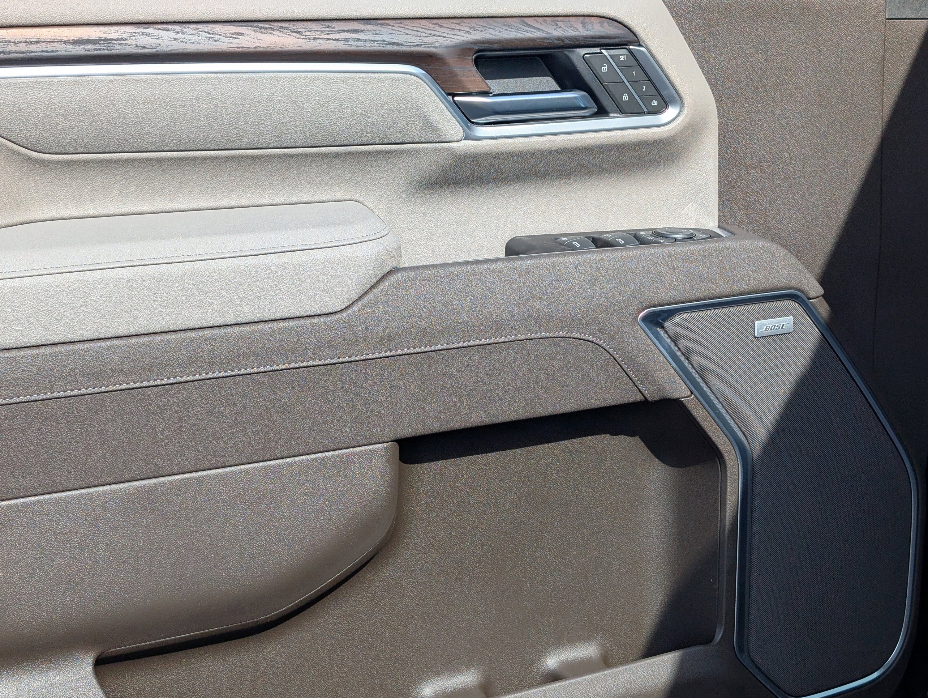 New 2025 GMC Sierra 2500 SLT w/ SLT Convenience Package image 14