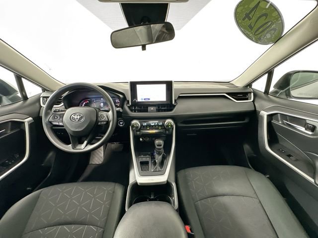 Used 2024 Toyota RAV4 XLE FWD image 3